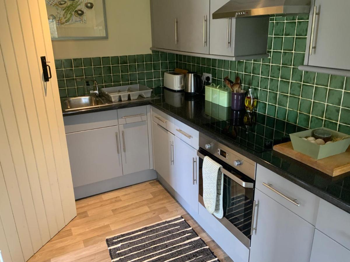 Gardeners Cottage Crudwell Εξωτερικό φωτογραφία